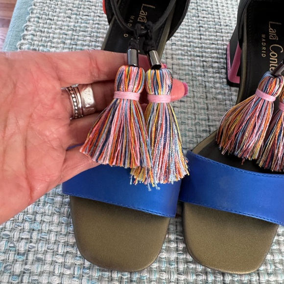 Lara Conte Beaded Bird Ruffel Comfortable Chunky
Heel Sandals - Picture 4 of 8